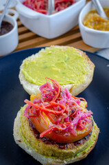 Hamburguer vegano de grão de bico