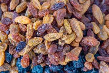 Tricolor air-dried raisins