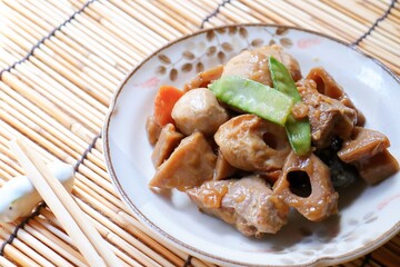 筑前煮（炒り鶏、がめ煮、筑前炊き）　福岡県の郷土料理