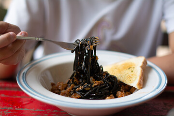 Charcoal Spaghetti with Minced Pork and Tomato Sauce