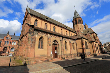 Fototapeta na wymiar Pfarrkirche St. Georg in Haguenau. Haguenau, Elsass, Frankreich, Europa Frankreich
