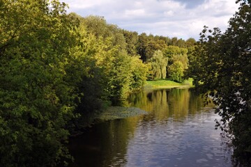 Fototapeta na wymiar Pond in the park. Russian landscape