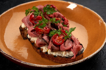 bruschetta with prosciutto sun-dried tomatoes