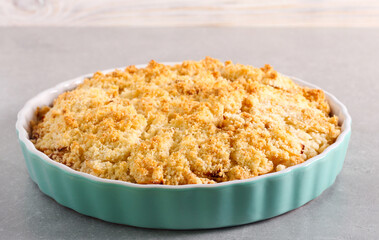 Pear cake with crumble topping