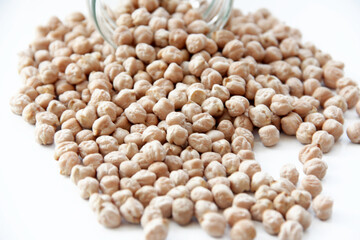 fresh and organic dried chickpeas
