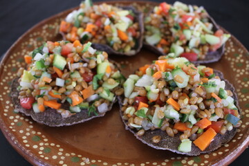Tostadas de ceviche de trigo 