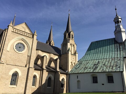 Sulisławice Sanktuarium , Sanktuarium Matki Bożej Bolesnej Misericordia Donini , Sulisławice Kości&oacute;ł