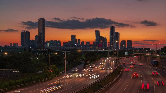 Time lapse4k. view of seoul City , south korea, showing building modern. and traffic   in the financial district and korea landmark in  twilight.at han river side seoul city south korea.