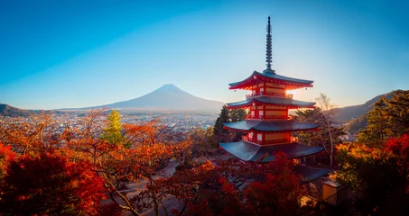 Foto auf Acrylglas Fuji Panorama of Kawaguchiko on a Sunny autumn day. Kawaguchiko mountain area. Golden autumn in Japan. Chureito pagoda in Fujiyoshida. City at the foot of mount Fuji. Pagoda and autumn trees in Japan.