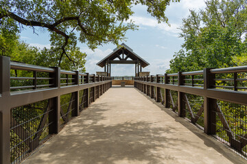 Fototapeta na wymiar steel bridge in the park