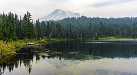Fototapeta premium lake in the mountains