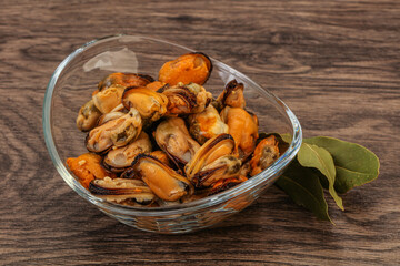 Pickled mussels in the bowl