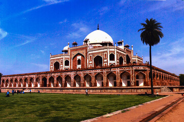 Beautiful picture of humayun's tomb film and coping to digital