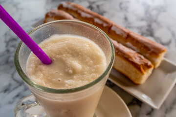 Horchata und Fartons traditionell in valencia