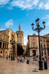 Fototapeta na wymiar Kathedrale an der plaza de la virgen in der altstadt von Valencia 
