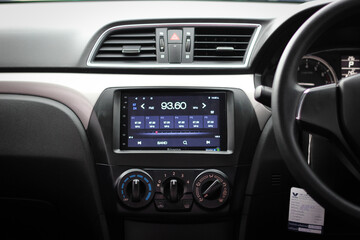 Obraz na płótnie Canvas Smart multimedia touchscreen system for automobile. 