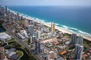 Obraz na płótnie Canvas Beautiful aerial shot of downtown and sea