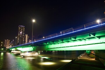 隅田川テラスから見る佃大橋ライトアップ
佃島夜景