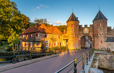 Fototapeta na wymiar Koppelpoort, brama miejska w Amersfoort, Holandia.