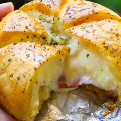 Korean Garlic Bread with Smoked Beef