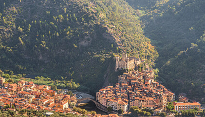 Panorama di Dolceacqua dall'alto.