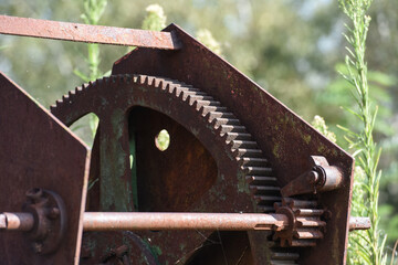 roue dentée engrenage industrie metal rouille