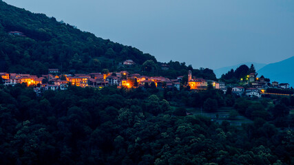 Comnago di Lesa (NO) fotografato di sera. Piemonte, Italia.