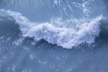 Fototapeta na wymiar sea wave with foam