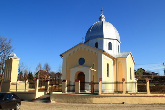 Skop&oacute;w, Kości&oacute;ł, Parafia, Zabytek