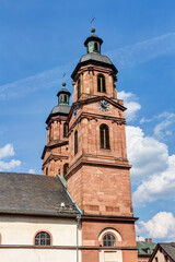 Fototapeta na wymiar Stadtpfarrkirche St. Jakobus in Miltenberg, Unterfranken in Bayern