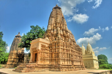 Khajuraho – miejscowość w Indiach w stanie Madhya Pradesh z zespołem hinduistycznych świątyń . © robnaw