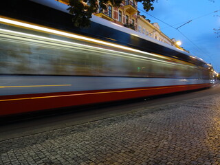 Fototapeta premium Spätverkehr in Prag
