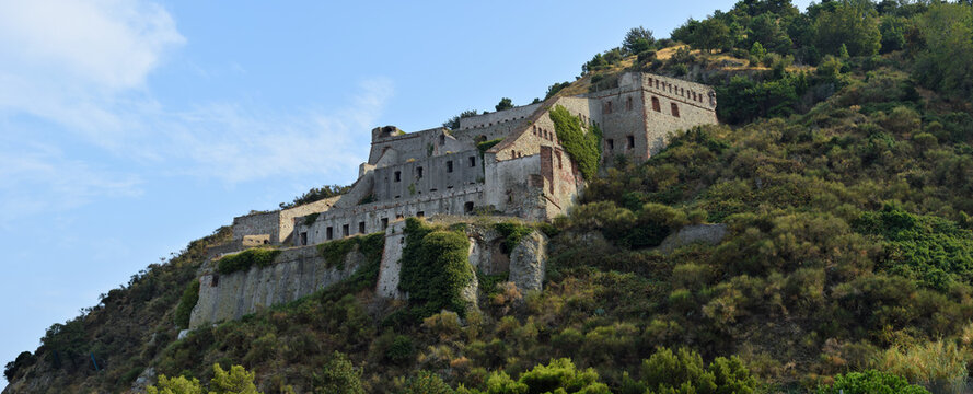 Forte di San Giacomo - Vado ligure