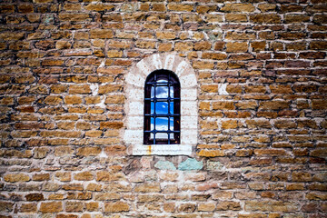 The window in the bricking wall