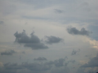 Fototapeta na wymiar Figuas en las nubes