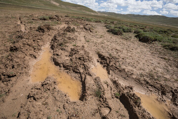Tracks mean road to be stucked