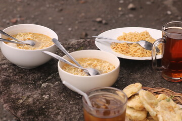 food and drinks are served at the Merapi coffee shop (Indonesian: Warung Kopi Merapi)