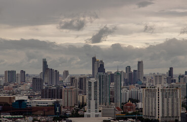 Fototapeta premium Bangkok downtown cityscape with skyscrapers at evening give the city a modern style. Selective focus.