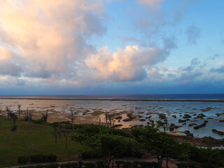 Fototapeta premium 沖縄 久米島の風景 シンリ浜