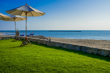 Fototapeta na wymiar View of the beautiful beach resort for vacations in Thailand. The coastal scene along the coast.