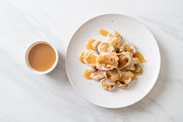 Grills Banana with Caramel Sauce