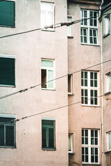 Industrial pulley system supporting steel cables