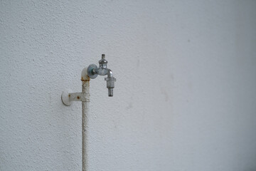 枯れた水道の蛇口