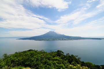 海に浮かぶ美しい桜島