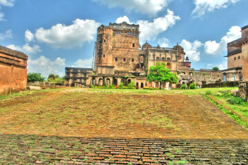 Orchha Fort Jahangir Mahal, ancient ruins in India wiev from distance © robnaw