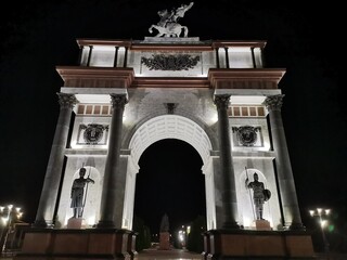 Fototapeta premium Триумфальная арка (Курск)