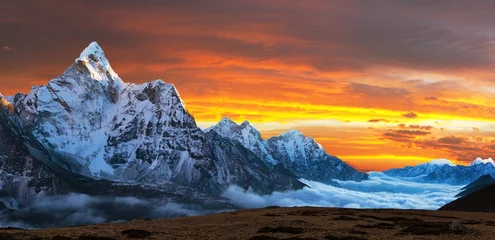 Crédence de cuisine en verre imprimé Ama Dablam Mont Ama Dablam sur le chemin du camp de base de l& 39 Everest
