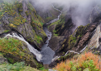 Jeden z najpopularniejszych norweskich wodospadów zwany Vøringfossen (Voringfossen) © Dreamnordno