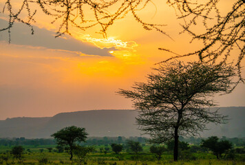 Fototapeta na wymiar Spectacular Ngoro Ngoro sunset over the African bush
