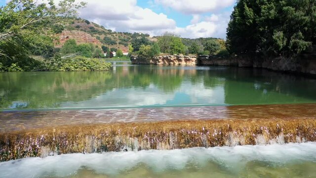 Zoom a los r&aacute;pidos de la Laguna de San Pedro, Lagunas de Ruidera (Espa&ntilde;a)